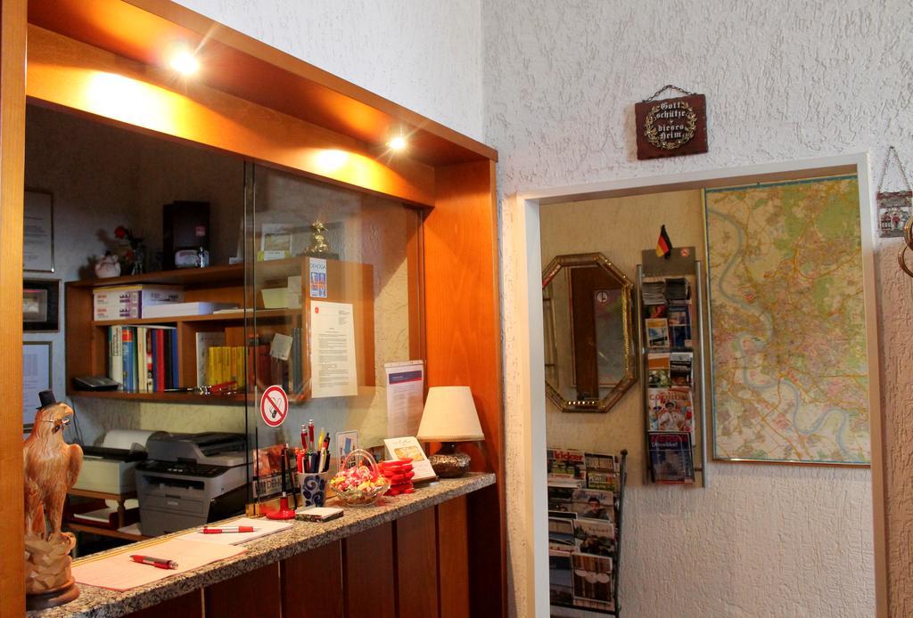 Hotel Adler Dusseldorf Ngoại thất bức ảnh