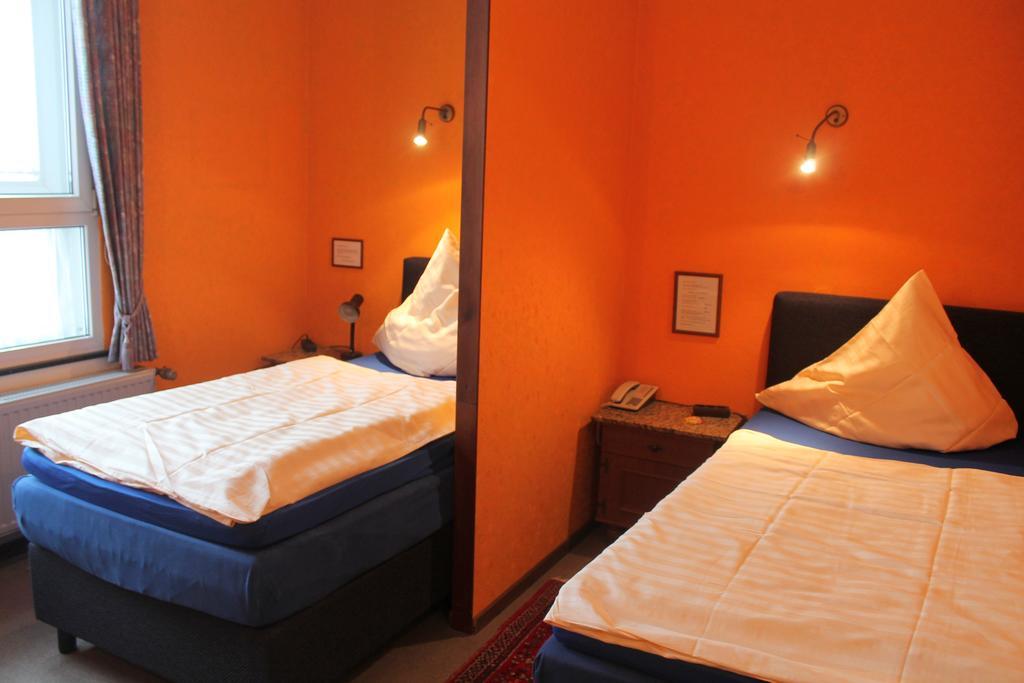 Hotel Adler Dusseldorf Ngoại thất bức ảnh