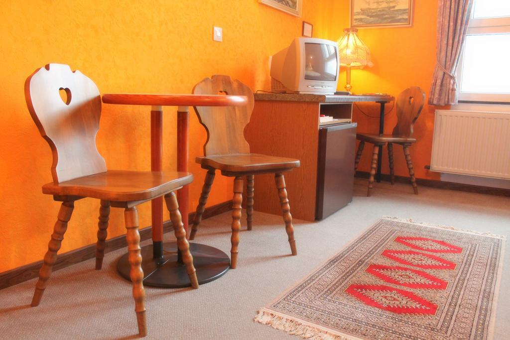 Hotel Adler Dusseldorf Ngoại thất bức ảnh