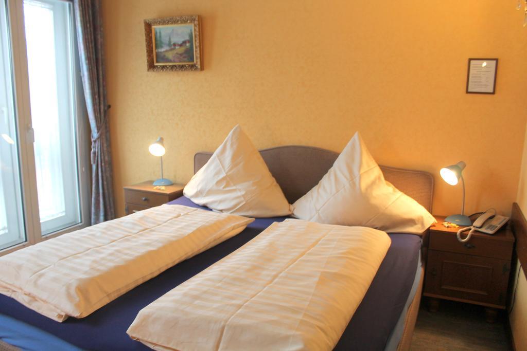 Hotel Adler Dusseldorf Ngoại thất bức ảnh