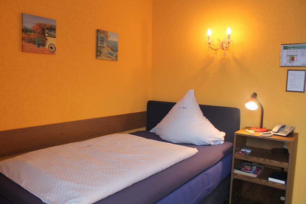 Hotel Adler Dusseldorf Ngoại thất bức ảnh