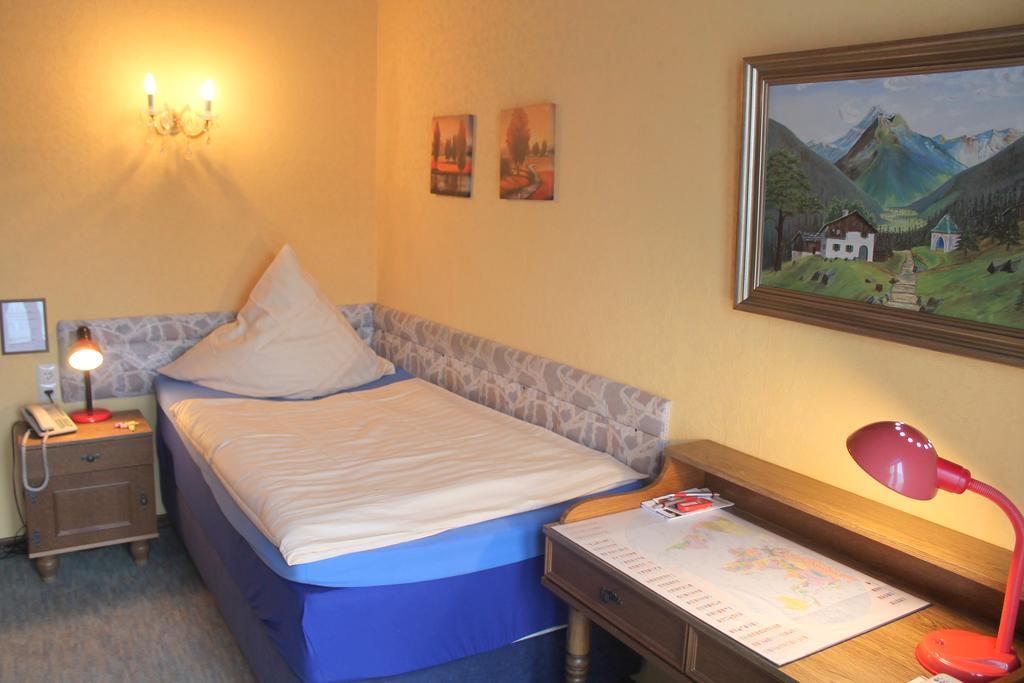 Hotel Adler Dusseldorf Ngoại thất bức ảnh