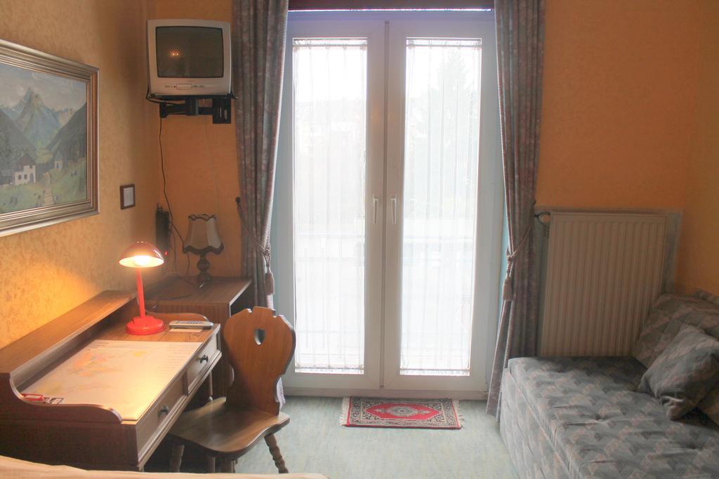 Hotel Adler Dusseldorf Ngoại thất bức ảnh