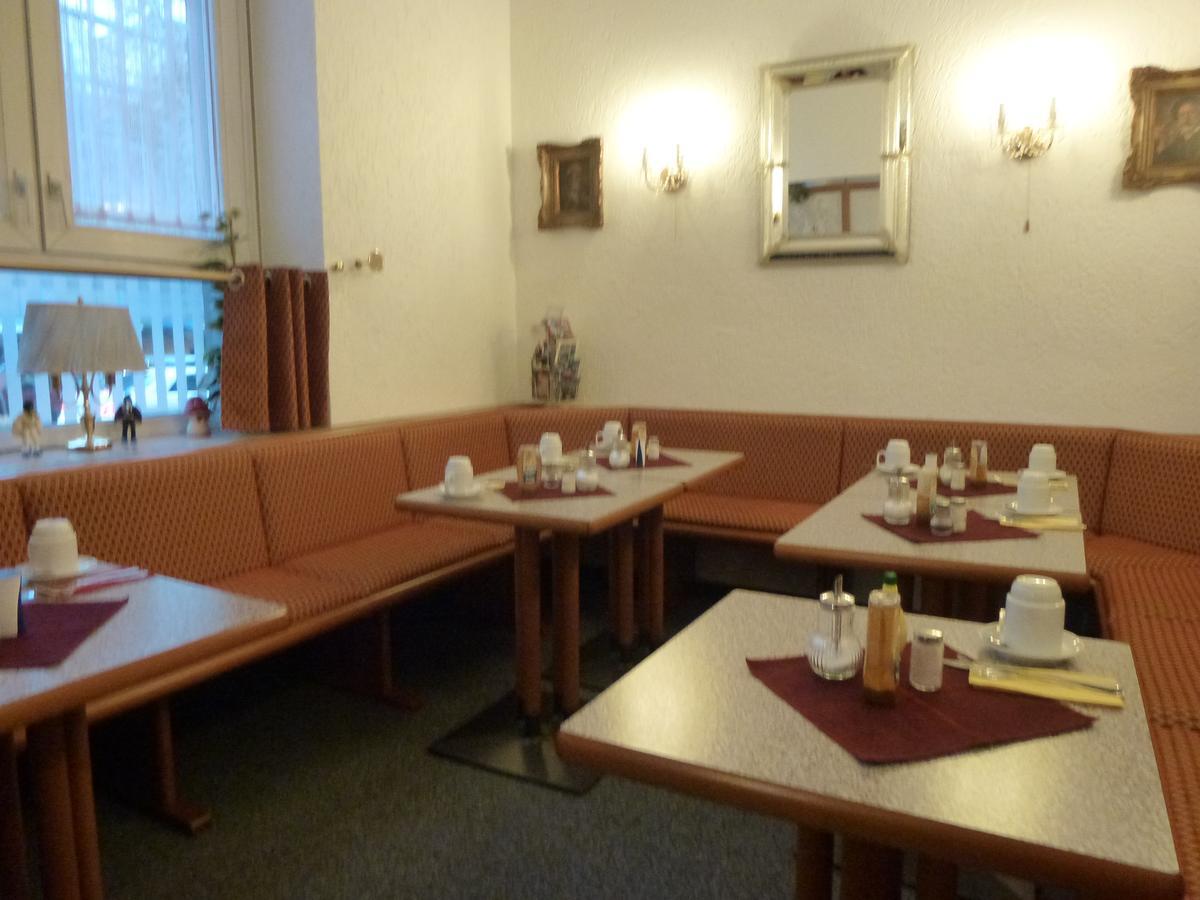 Hotel Adler Dusseldorf Ngoại thất bức ảnh