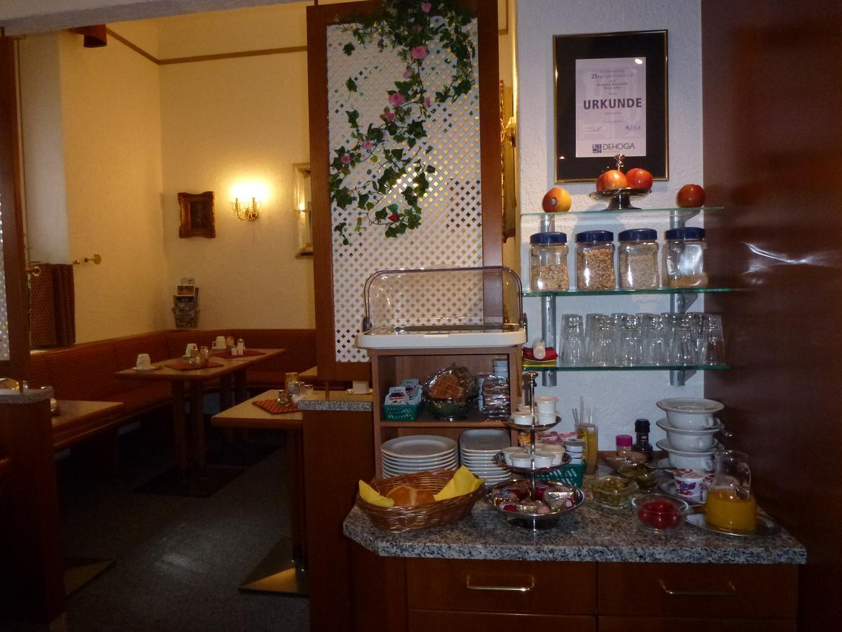 Hotel Adler Dusseldorf Ngoại thất bức ảnh