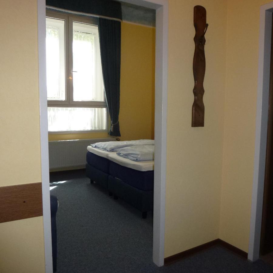 Hotel Adler Dusseldorf Ngoại thất bức ảnh